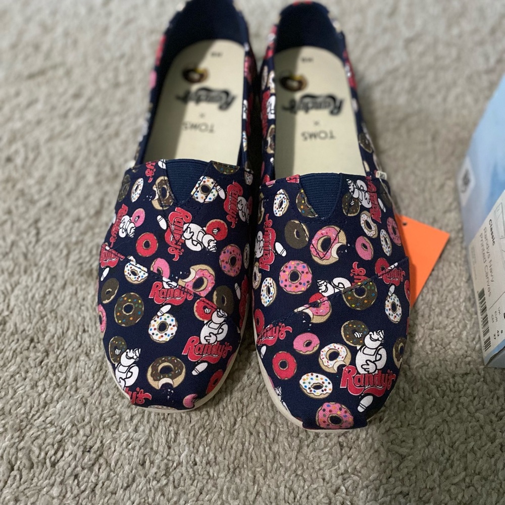 Tom’s Randy’s doughnuts 🍩 shoes